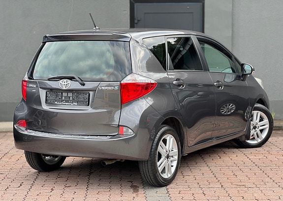 Toyota Verso-S 6 of 30