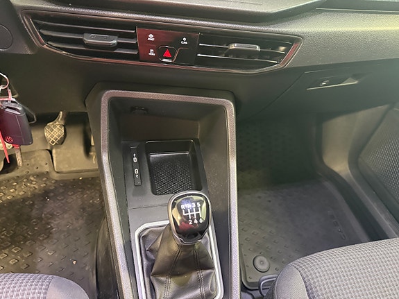 Volkswagen Caddy 18 of 23