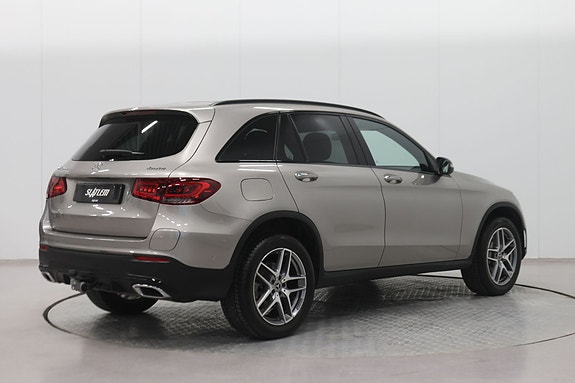 Mercedes-Benz GLC300 e 4 of 27