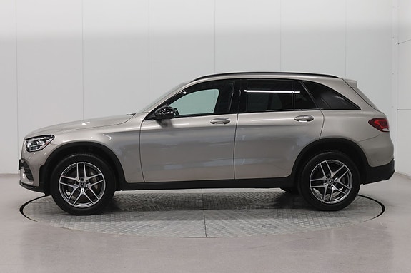 Mercedes-Benz GLC300 e 2 of 27