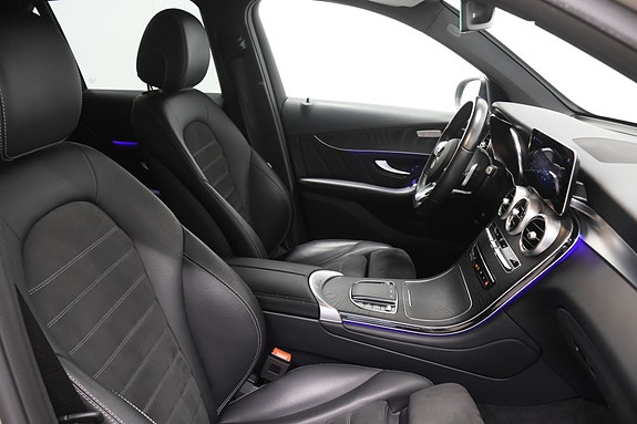 Mercedes-Benz GLC300 e 25 of 27