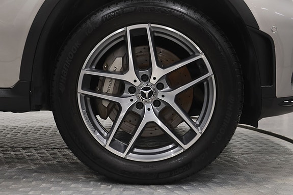 Mercedes-Benz GLC300 e 7 of 27
