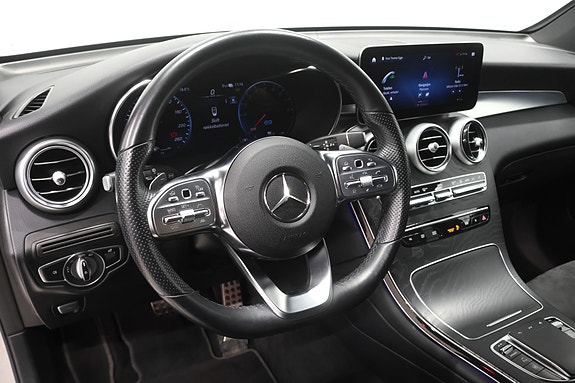 Mercedes-Benz GLC300 e 22 of 27