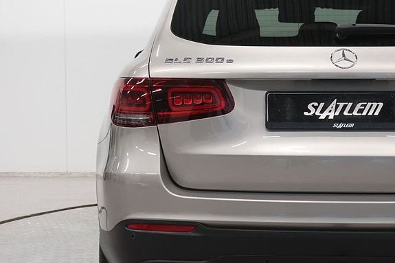 Mercedes-Benz GLC300 e 9 of 27