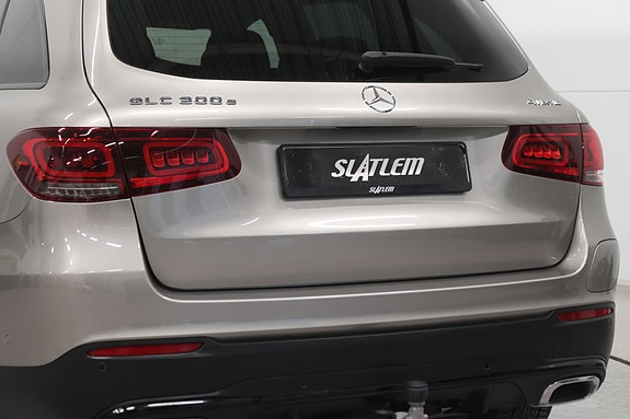Mercedes-Benz GLC300 e 10 of 27
