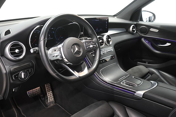 Mercedes-Benz GLC300 e 14 of 27