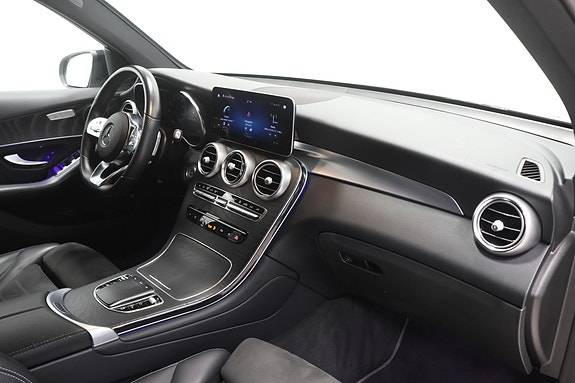 Mercedes-Benz GLC300 e 24 of 27