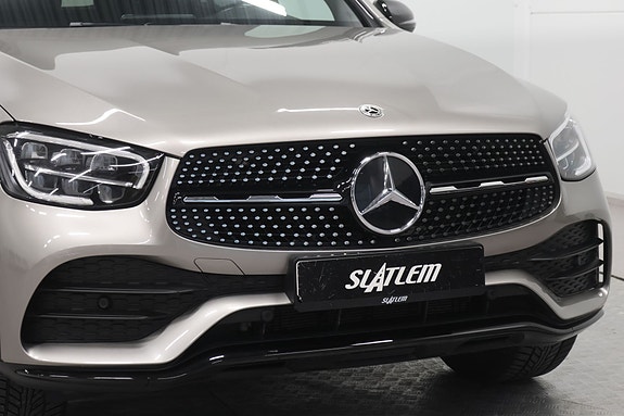 Mercedes-Benz GLC300 e 12 of 27