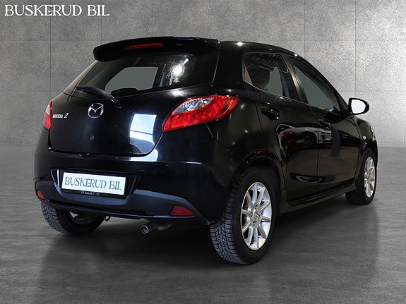 Mazda 2 3 of 5