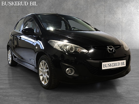 Mazda 2 4 of 5