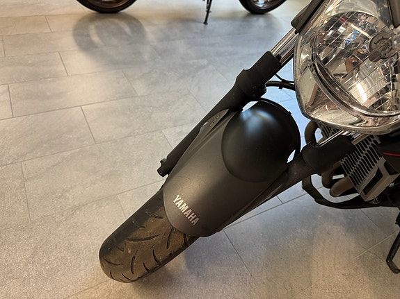 Yamaha XJ6 4 of 15