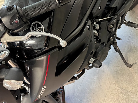Yamaha XJ6 5 of 15