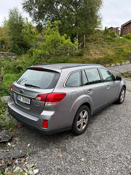 Subaru Outback 3 of 5