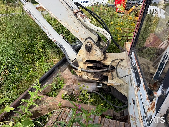 Takeuchi TB045 18 of 30