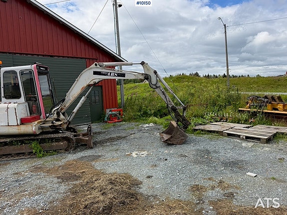 Takeuchi TB045 12 of 30