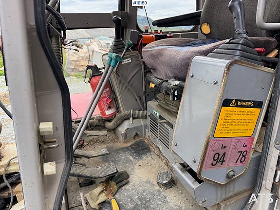 Takeuchi TB045 23 of 30