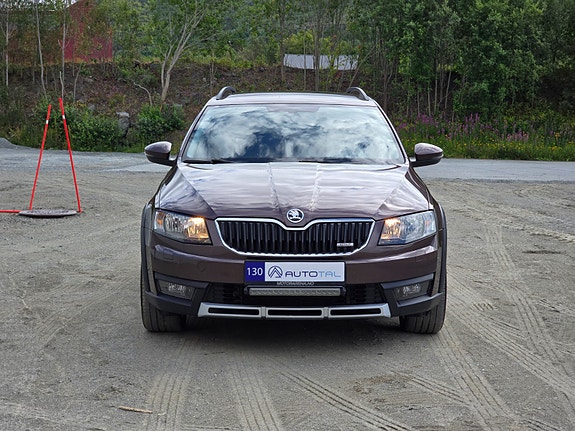 Skoda Octavia Scout 2 of 30