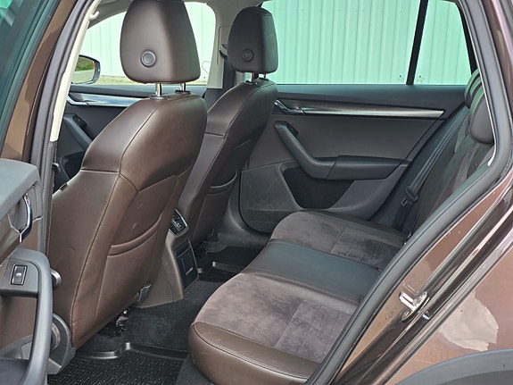 Skoda Octavia Scout 11 of 30
