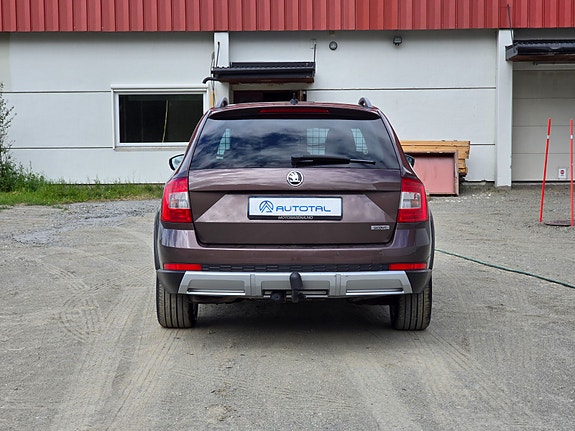 Skoda Octavia Scout 6 of 30