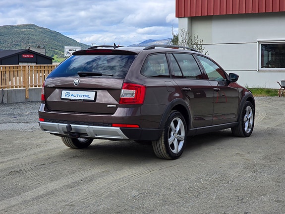 Skoda Octavia Scout 8 of 30