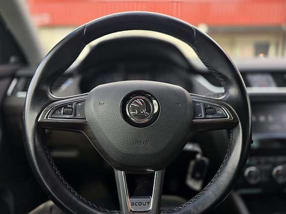 Skoda Octavia Scout 19 of 30