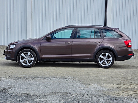 Skoda Octavia Scout 7 of 30