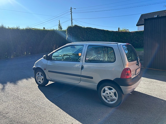 Renault Twingo 2 of 12