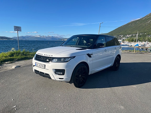 Land Rover Range Rover 2 of 5
