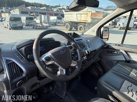 Ford Transit Custom 11 of 30