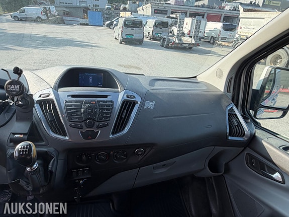 Ford Transit Custom 13 of 30