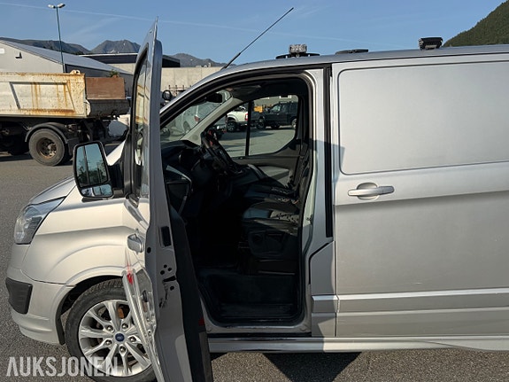 Ford Transit Custom 9 of 30