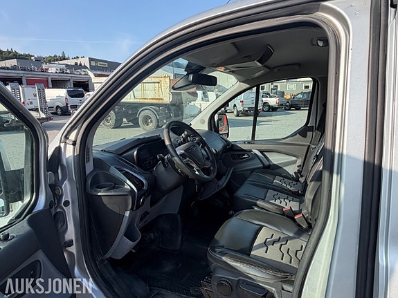 Ford Transit Custom 10 of 30