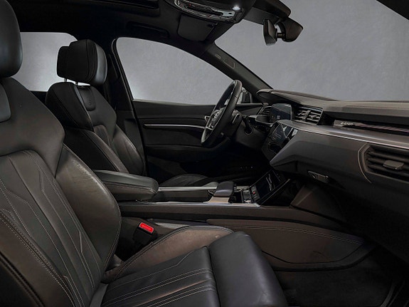 Audi e-tron Sportback 16 of 30