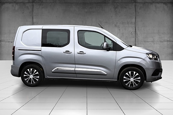 Toyota Proace City 2 of 5