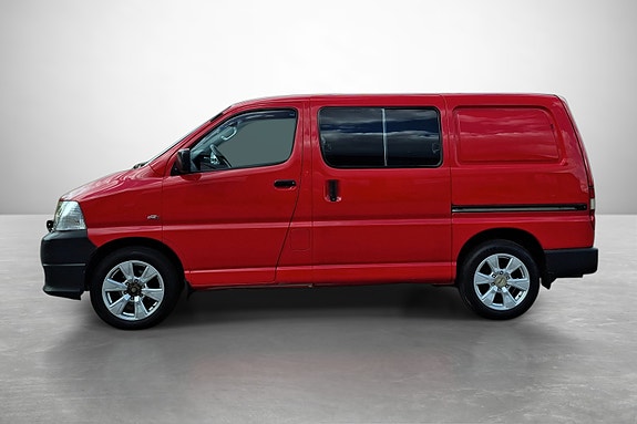 Toyota HiAce 3 of 5
