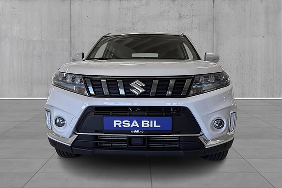 Suzuki Vitara 2 of 18