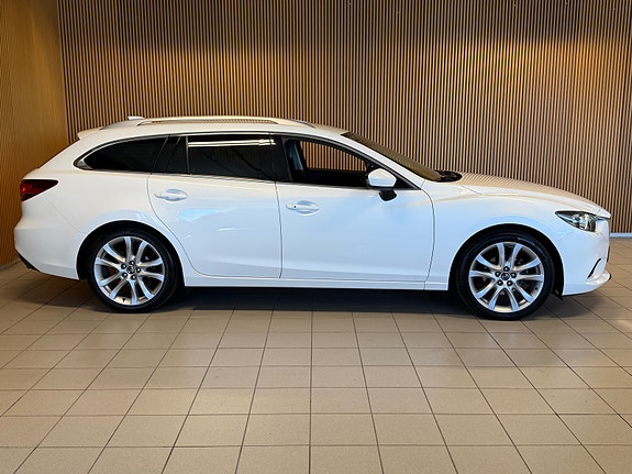 Mazda 6 3 of 5
