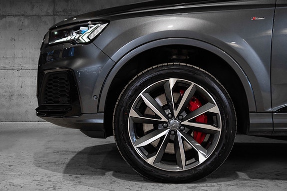 Audi Q7 9 of 30