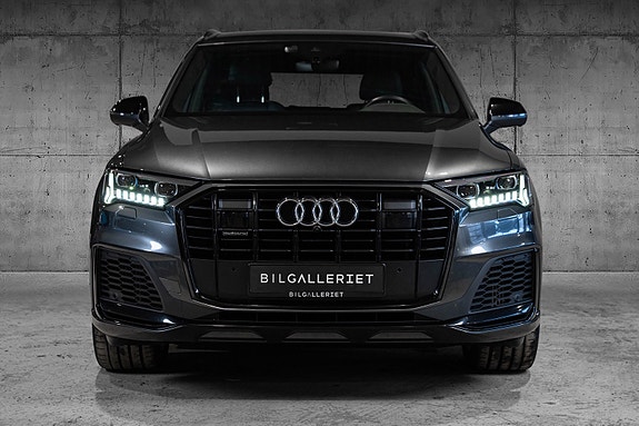 Audi Q7 3 of 5