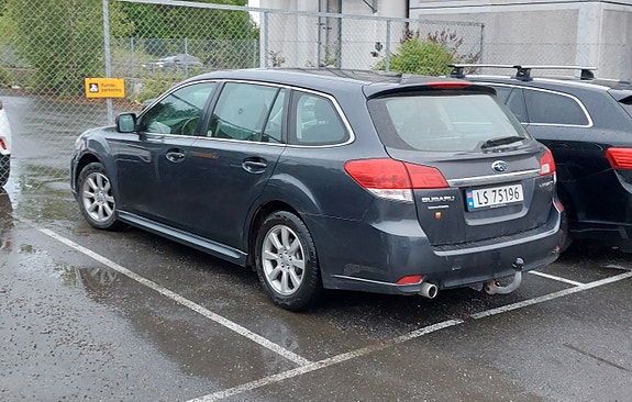 Subaru Legacy 2 of 2