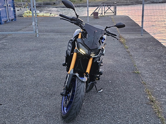 Yamaha MT-09 SP 2 of 8