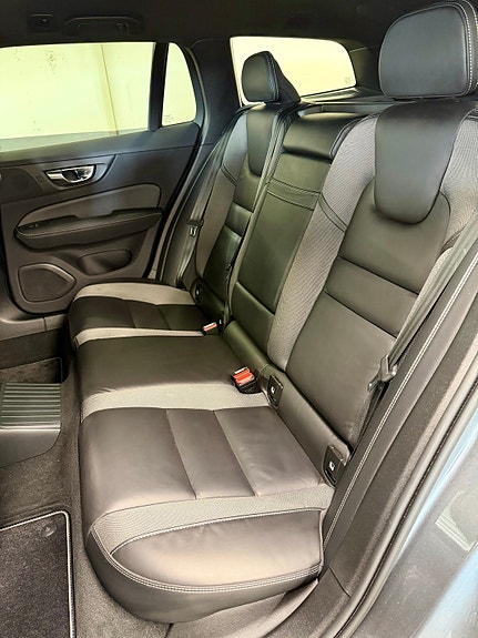 Volvo V60 15 of 30