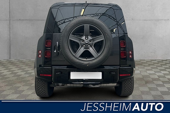 Land Rover Defender 110 11 of 30