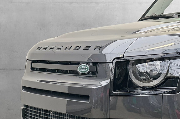Land Rover Defender 110 3 of 5