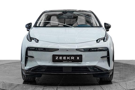 Zeekr X 4 of 27