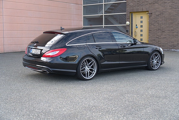 Mercedes-Benz CLS350 4 of 5