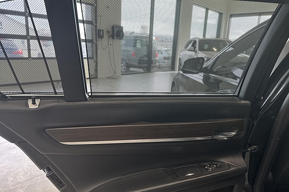 BMW 730d 18 of 21