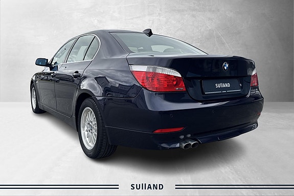 BMW 525i 3 of 5