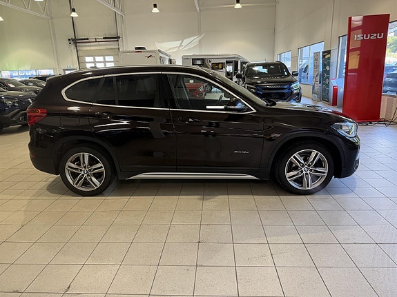 BMW X1 2 of 19