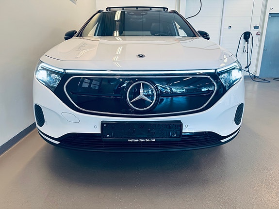 Mercedes-Benz EQA300 2 of 5